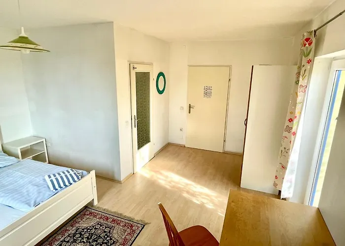 Gaestezimmer Rothneusiedl Hostel