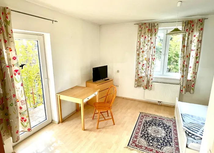 Hostel Gaestezimmer Rothneusiedl