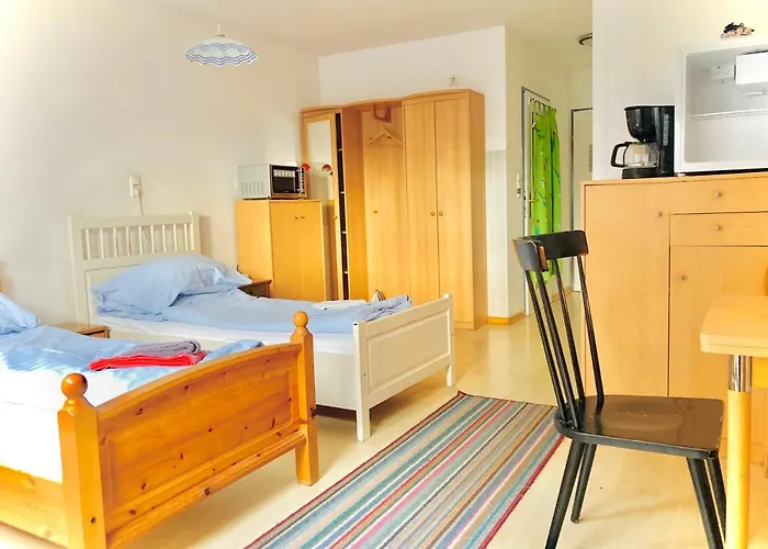 Gaestezimmer Rothneusiedl Hostel *